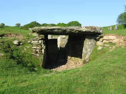 Bild von Capel Garmon Bild von Capel Garmon