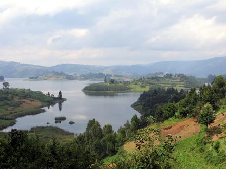 Image of Lake Bunyonyi