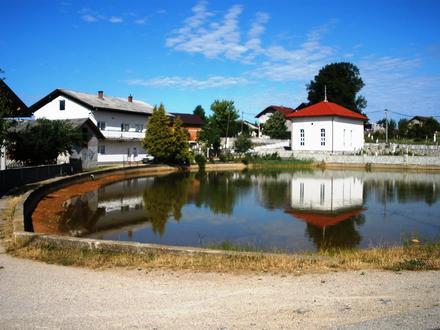 Slika Jezero (Bihać, BiH) Slika Jezero (Bihać, BiH)