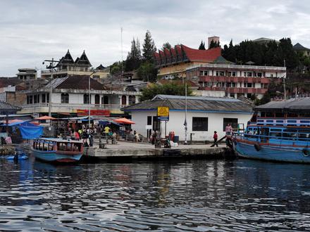 Image of Parapat Image of Parapat