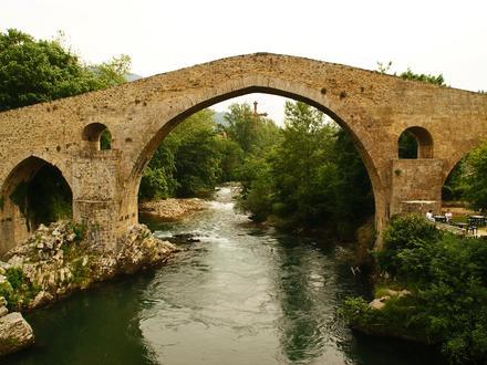 Cangas de Onís Resmi Cangas de Onís Resmi