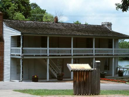 Image of Dover, Tennessee Image of Dover, Tennessee